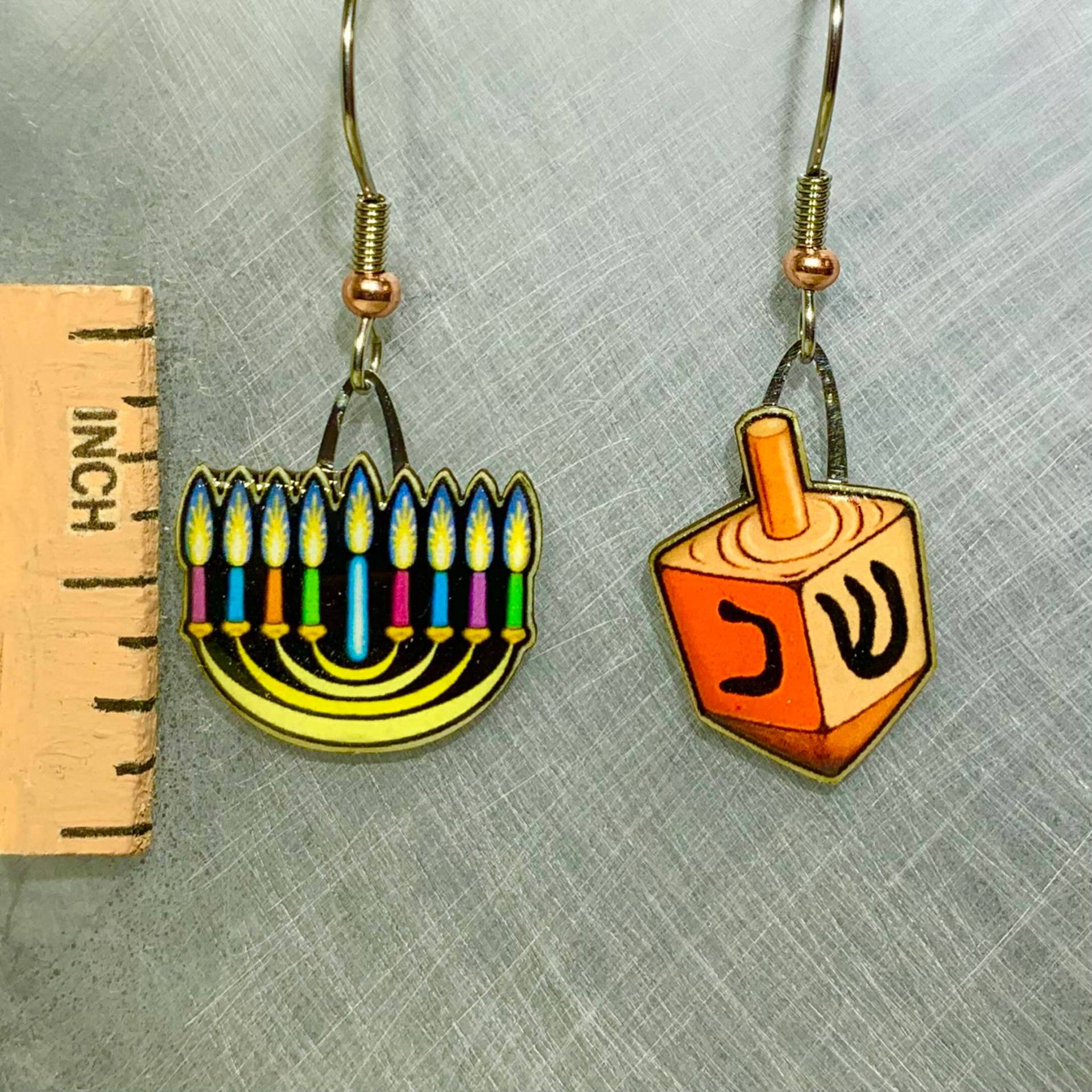 Fröhliche Chanukka Jabebo Ohrringe, Inspirierende Kuriosität Aus Recyceltem Müslikarton Fröhliche Chanukka Jabebo Ohrringe, Inspirierende Kuriosität Aus Recyceltem Müslikarton von JabeboStudio