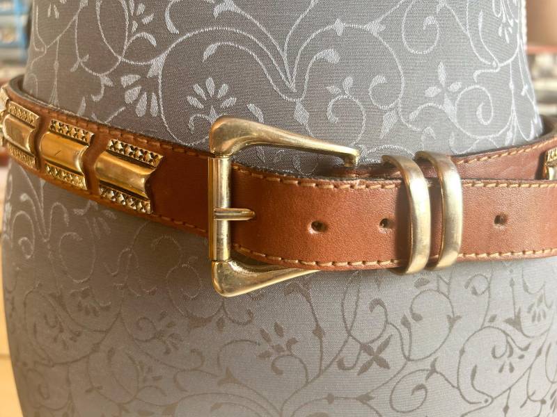 Damen-Ledergürtel Braun Mit Goldfarbener Verzierung Vintage von Jabenkovint