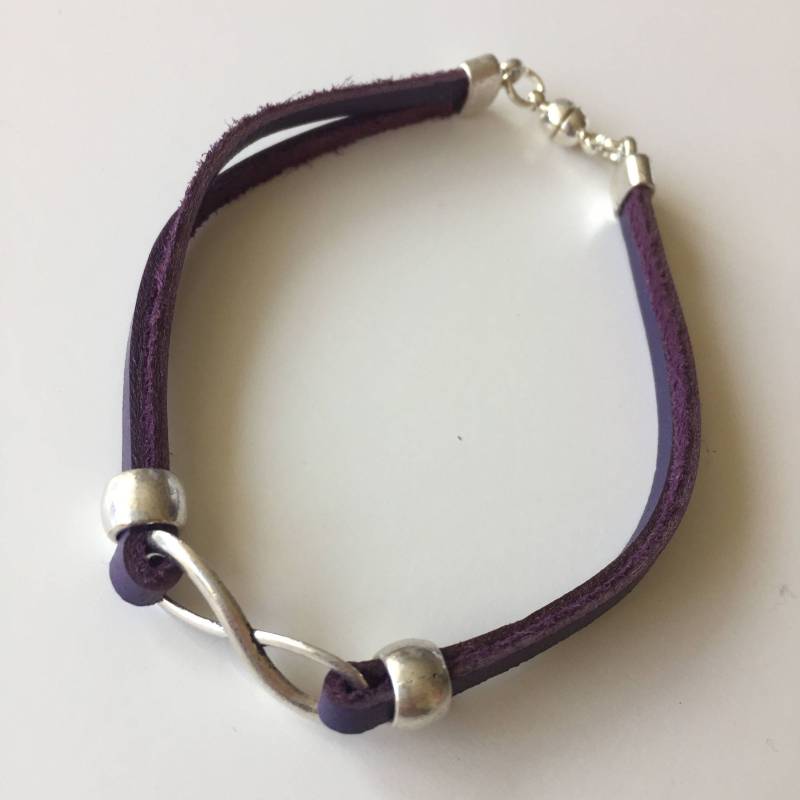 Lila Lederarmband Tanga Infinity von JacarandaCraft