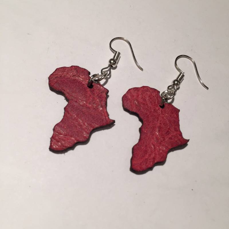 Rosa Leder Afrika Karte Ohrringe, Leichtes Lederohrringe, Ohrringe Aus Echtem Leder, Statement von JacarandaCraft