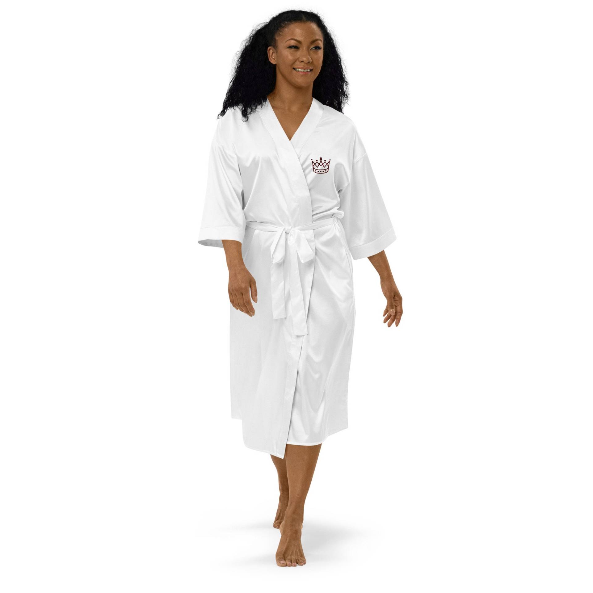 Queen That You Are Satin Robe von Jachory