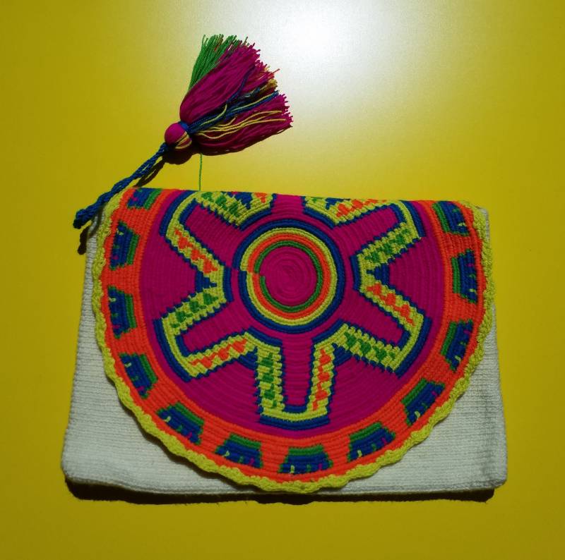 Wayu Social Project Flourish Easy-On Tasche von Jachory