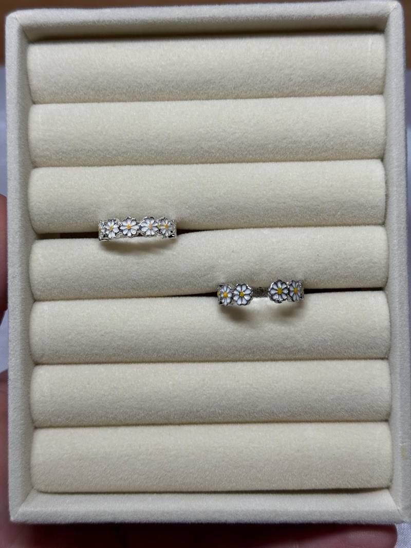 Verstellbarer Ring Mit Gänseblümchen von JaciandJane