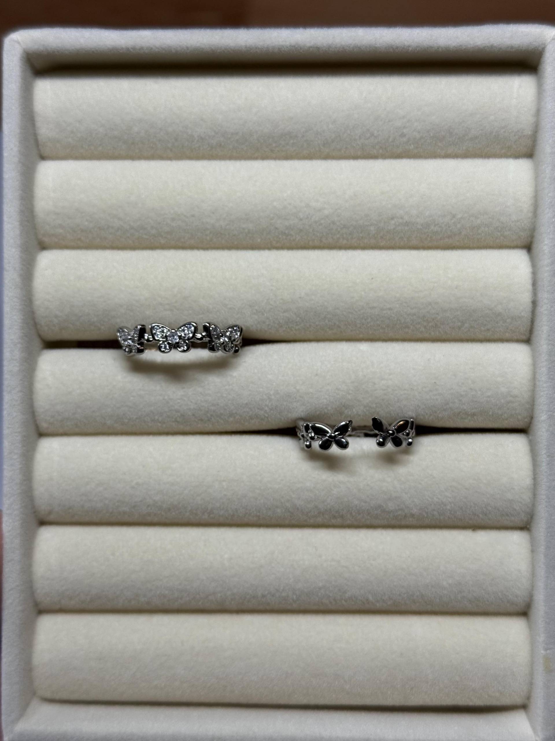 Verstellbarer Schmetterlingsring von JaciandJane