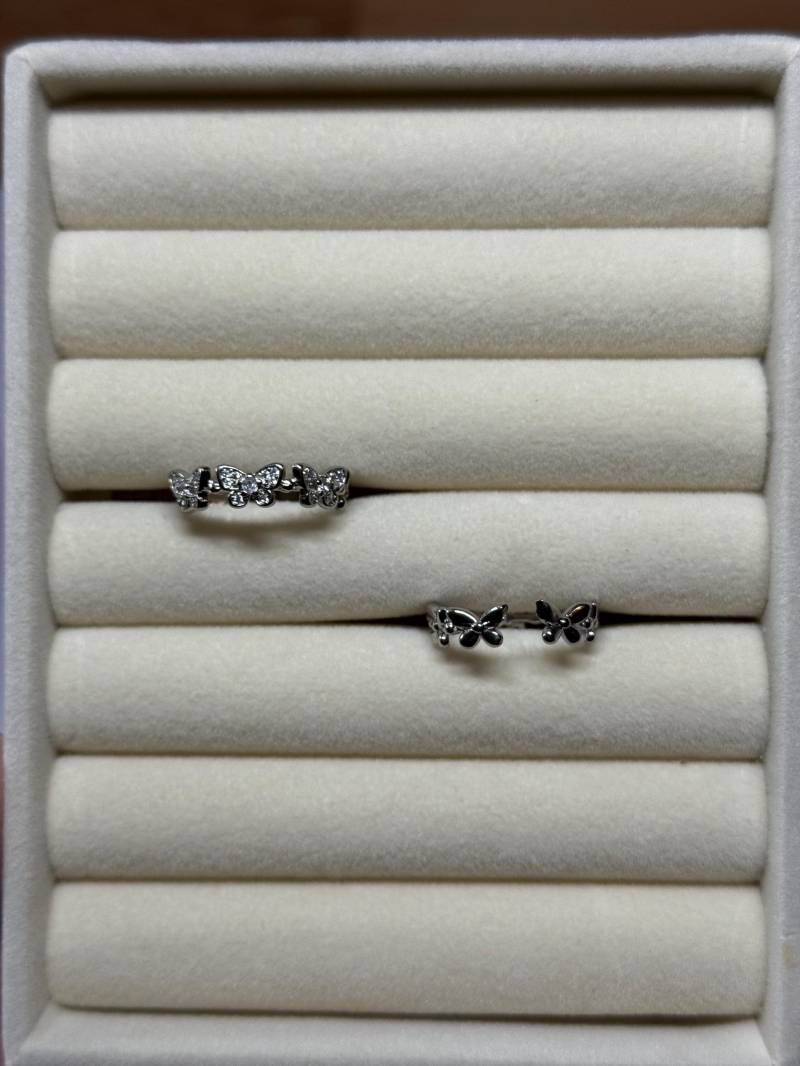 Verstellbarer Schmetterlingsring von JaciandJane