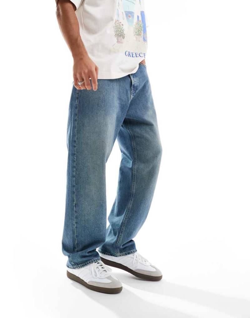 Jack & Jones - Alex - Weite Jeans in mittelblauer Waschung von Jack & Jones