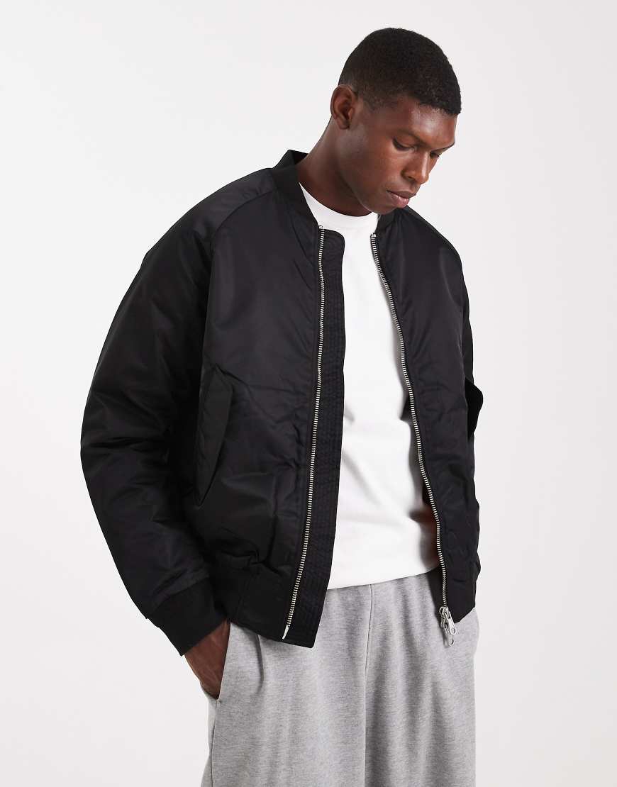 Jack & Jones - Bomberjacke in Schwarz mit Kontrastfutter von Jack & Jones