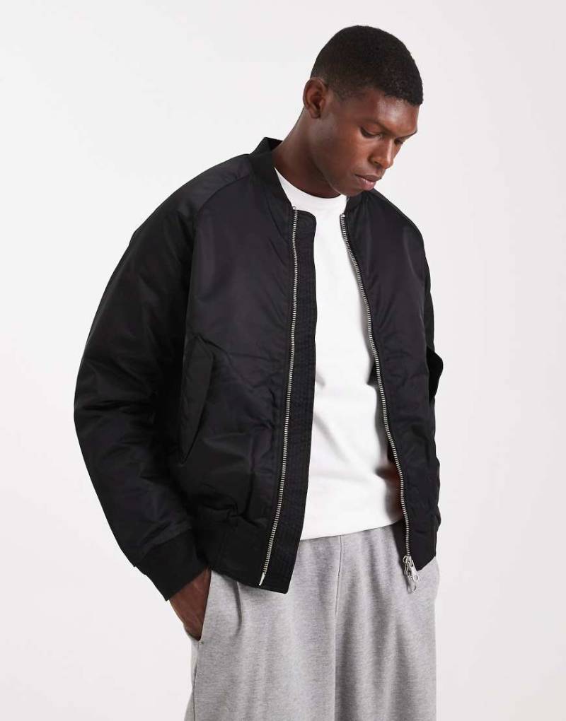 Jack & Jones - Bomberjacke in Schwarz mit Kontrastfutter von Jack & Jones