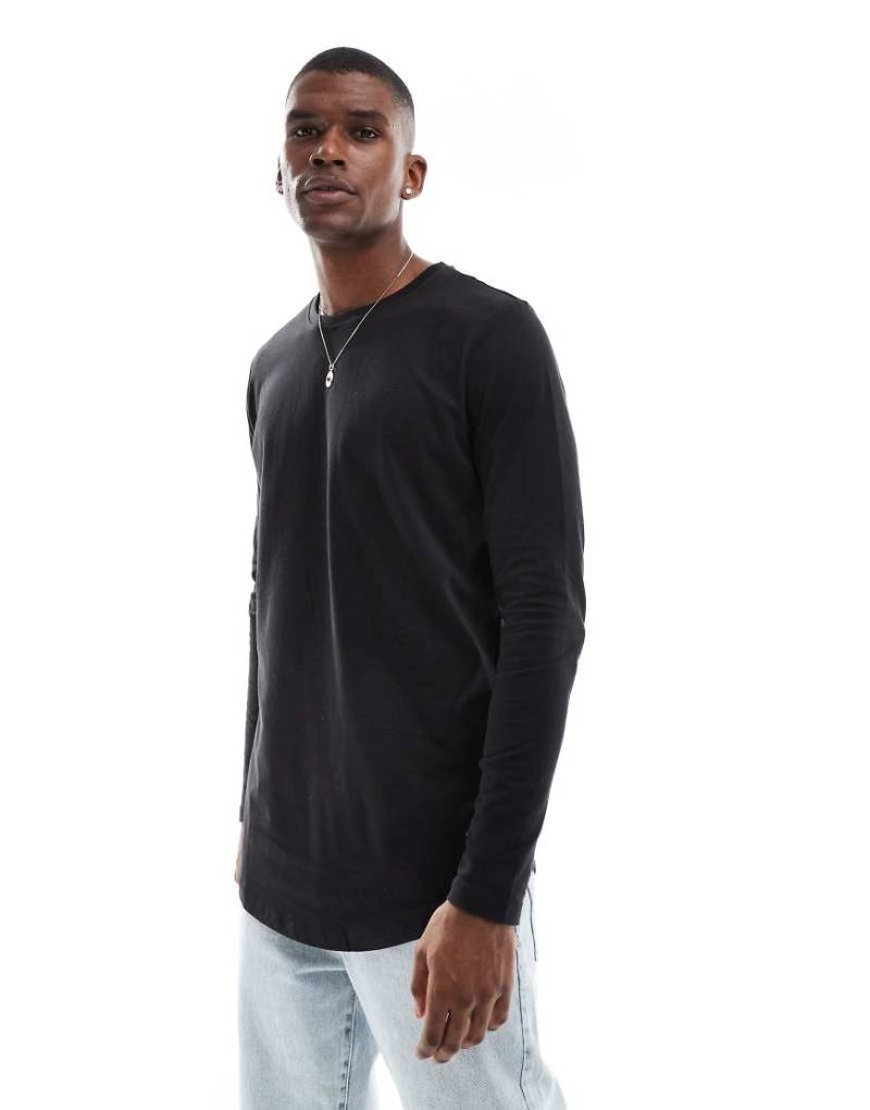Jack & Jones Essentials - Langärmliges Longline-T-Shirt in Schwarz mit abgerundetem Saum von Jack & Jones