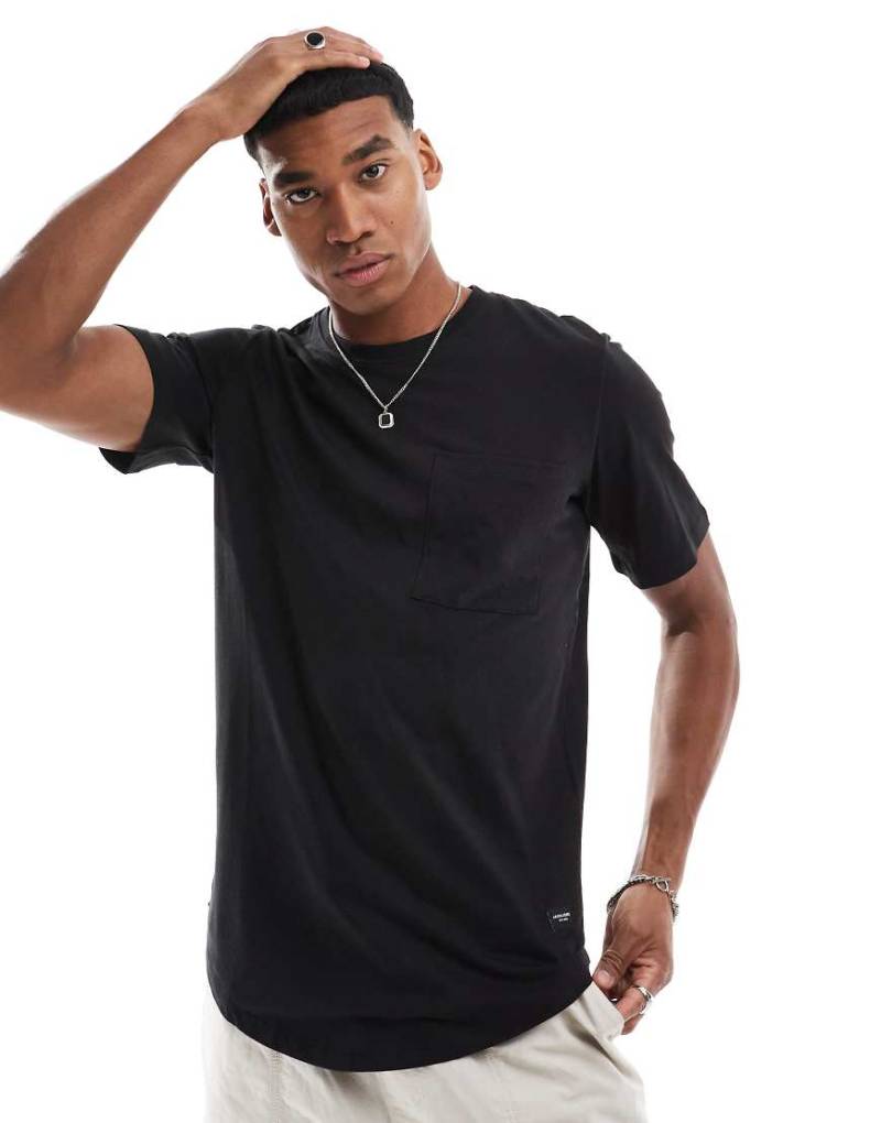 Jack & Jones Essentials - Longline-T-Shirt in Schwarz mit abgerundetem Saum und Tasche von Jack & Jones