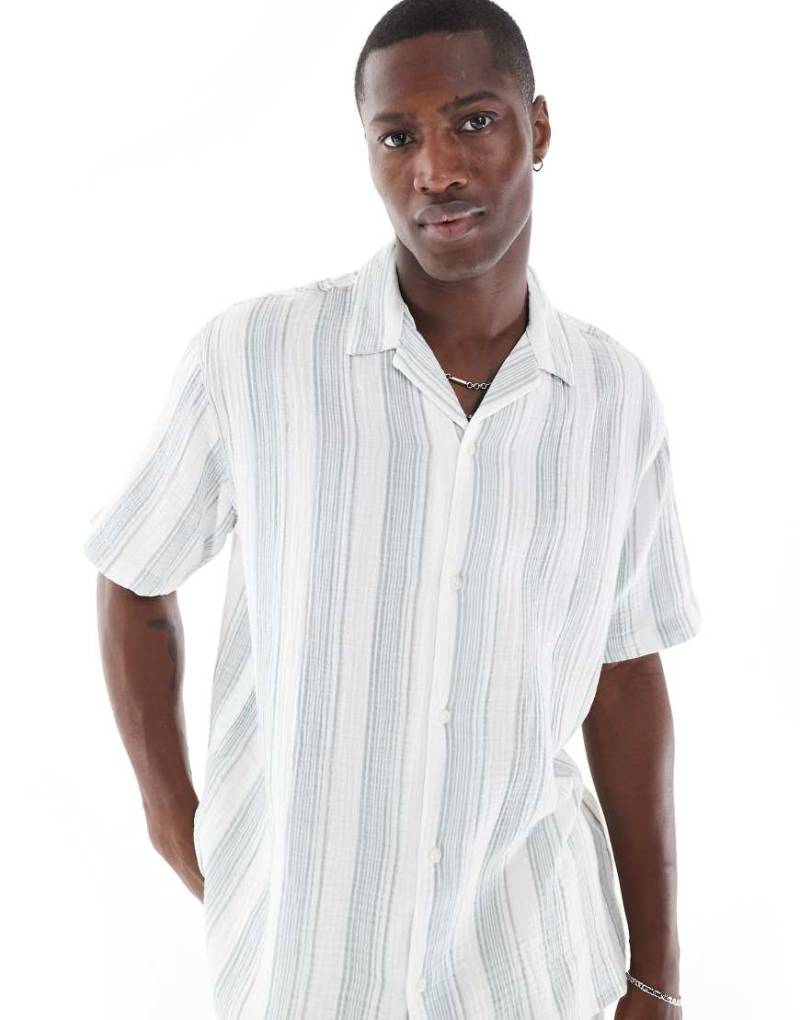 Jack & Jones - Hemd in Blau mit Reverskragen und Strukturstreifen von Jack & Jones