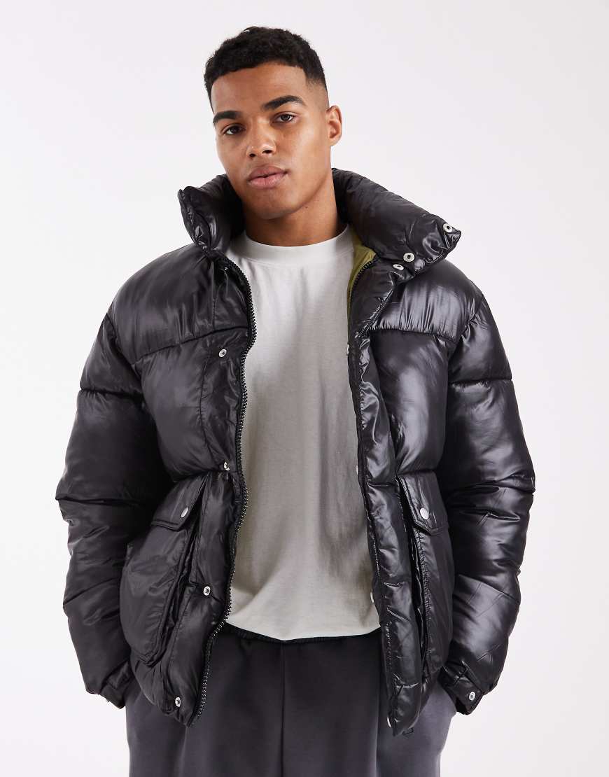 Jack & Jones - Pufferjacke in hochglänzendem Schwarz Jack & Jones - Pufferjacke in hochglänzendem Schwarz von Jack & Jones