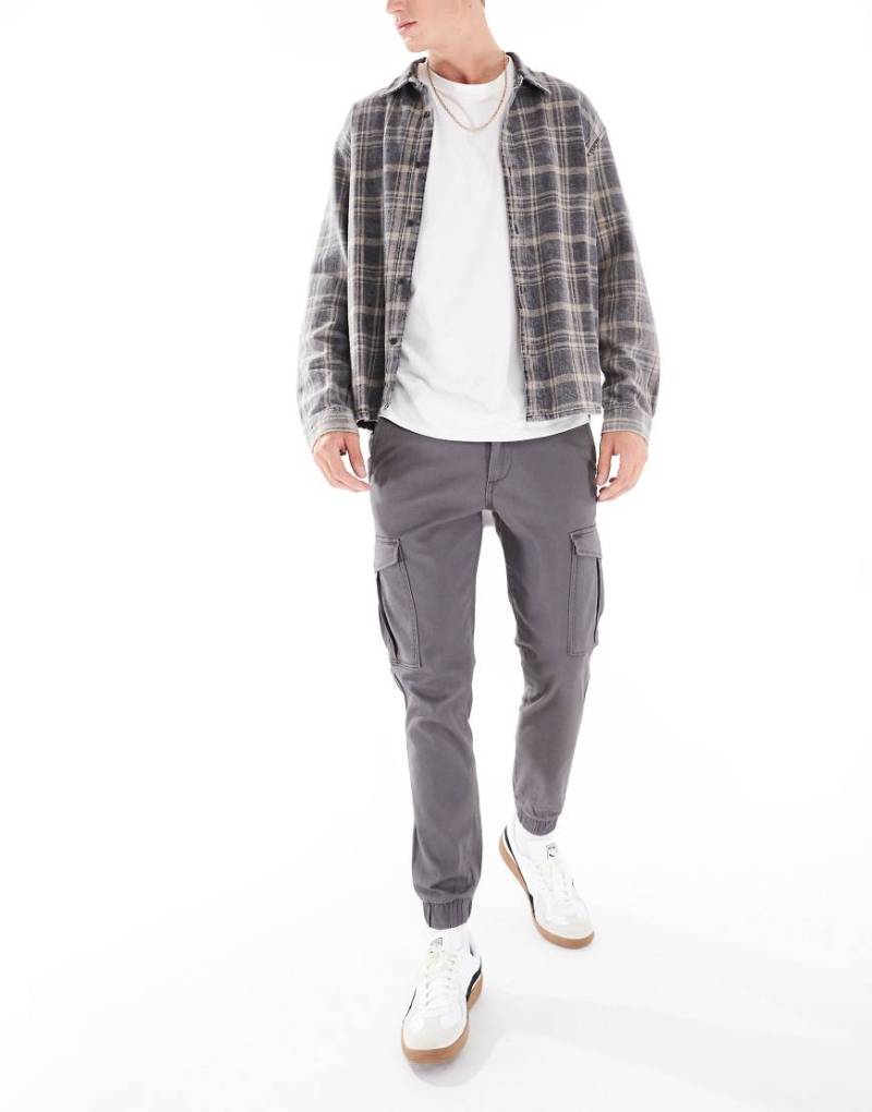 Jack & Jones Intelligence - Schmal geschnittene Cargohose in Dunkelgrau von Jack & Jones