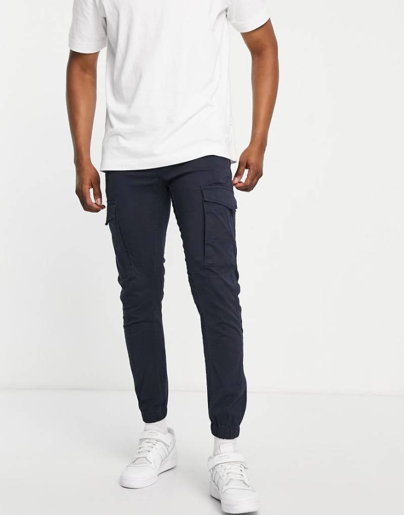 Jack & Jones Intelligence - Schmal geschnittene Cargohose mit Bündchen in Marineblau von Jack & Jones