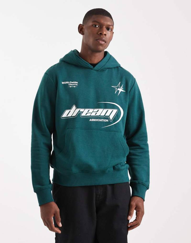 Jack & Jones - Kapuzenpullover in Tannengrün mit Grafik am Rücken Jack & Jones - Kapuzenpullover in Tannengrün mit Grafik am Rücken von Jack & Jones