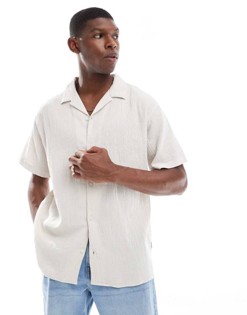Jack & Jones - Kurzärmliges Hemd in Beige mit Knitterstruktur-Weiß von Jack & Jones