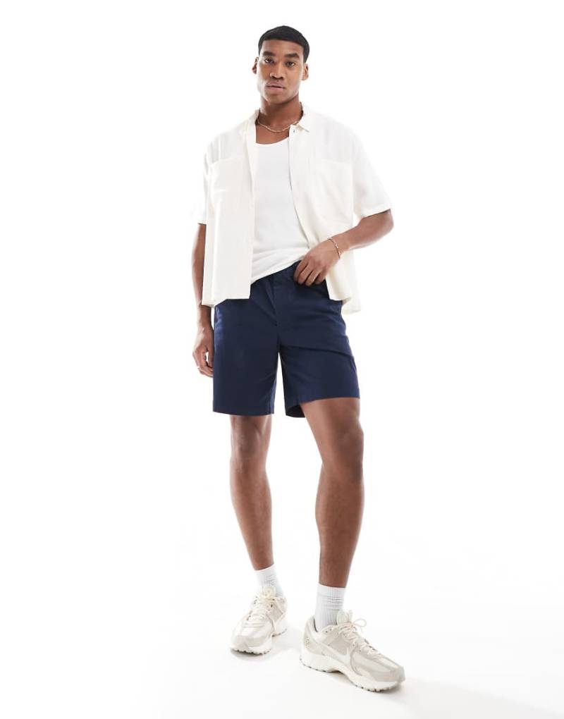 Jack & Jones - Locker geschnittene Chino-Shorts in Marineblau von Jack & Jones