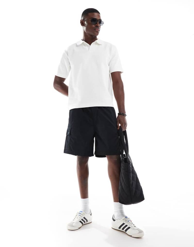 Jack & Jones - Locker sitzende Cargo-Shorts in Schwarz mit Tunnelzug von Jack & Jones