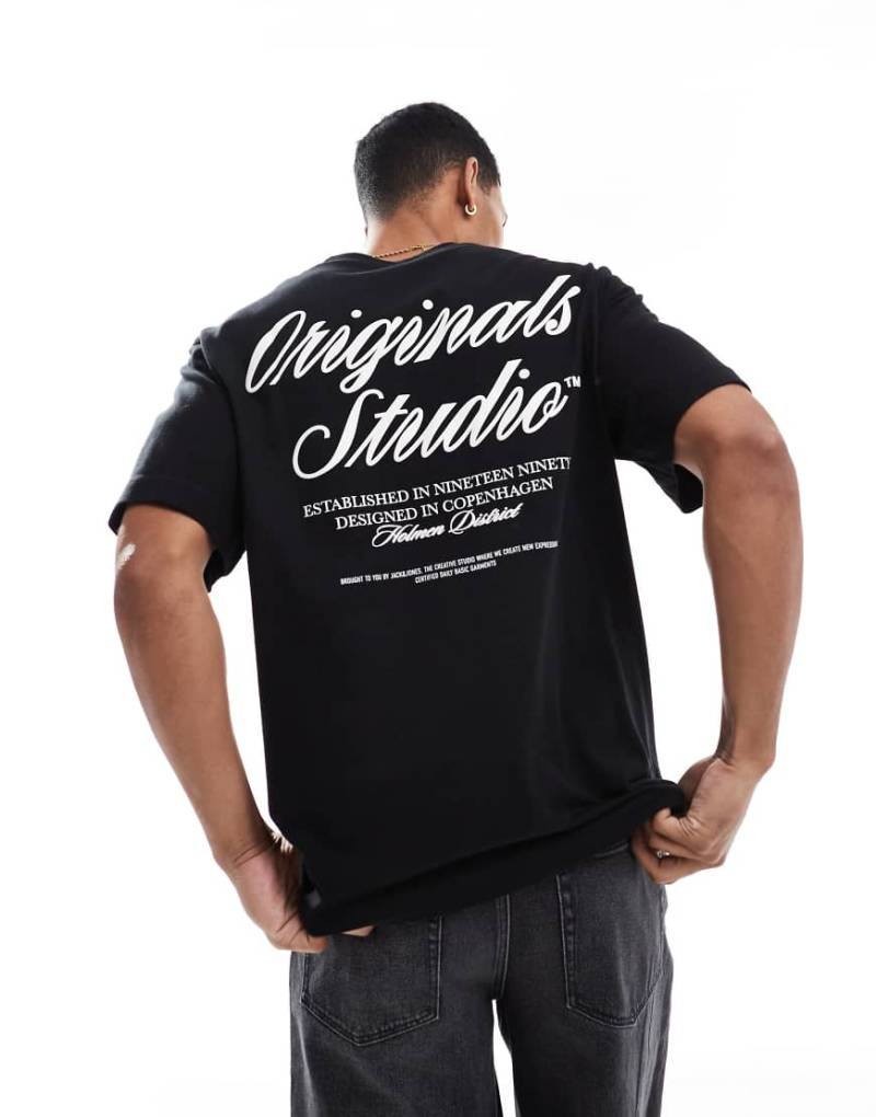 Jack & Jones - Originals Studio - Oversized-T-Shirt in Marineblau mit Schriftzug-Print am Rücken-Schwarz von Jack & Jones