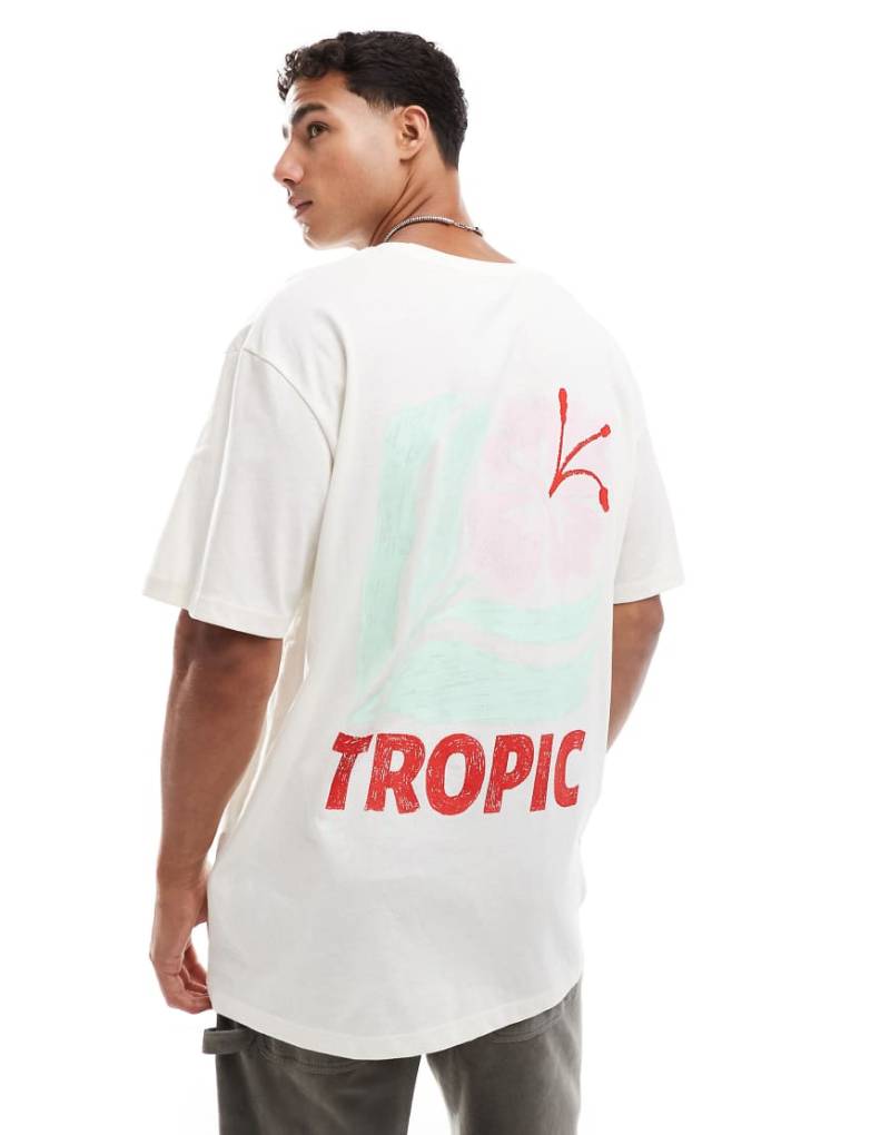 Jack & Jones - Oversize-T-Shirt in Cremeweiß mit Blumenprint auf der Rückseite von Jack & Jones