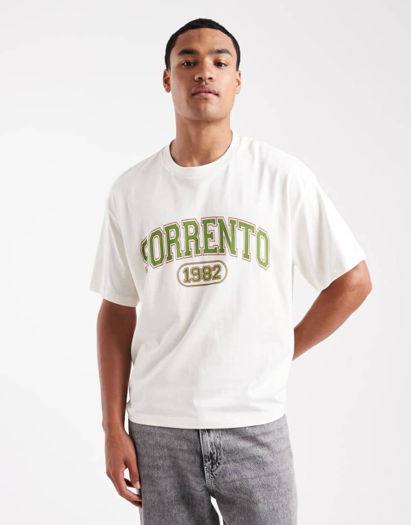 Jack & Jones - Oversize-T-Shirt in Cremeweiß mit Sorrento-Rückenprint von Jack & Jones