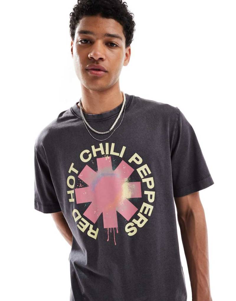 Jack & Jones - Oversize-T-Shirt in Grau mit „Red Hot Chili Pepper"-Print auf der Vorderseite Jack & Jones - Oversize-T-Shirt in Grau mit „Red Hot Chili Pepper"-Print auf der Vorderseite von Jack & Jones