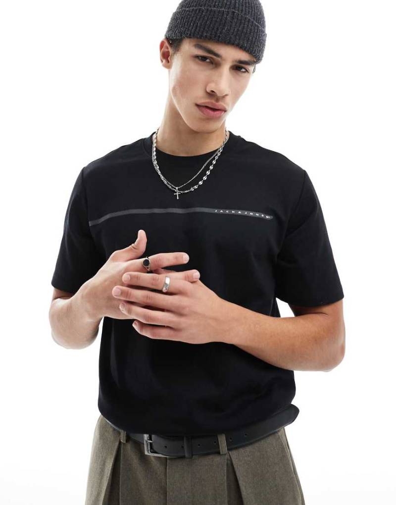 Jack & Jones - Oversize-T-Shirt in Schwarz mit Streifenlogo in Brusthöhe von Jack & Jones