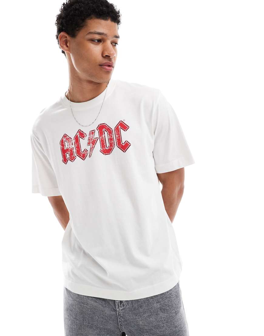 Jack & Jones - Oversize-T-Shirt in Weiß mit „AC/DC"-Print auf der Vorderseite von Jack & Jones