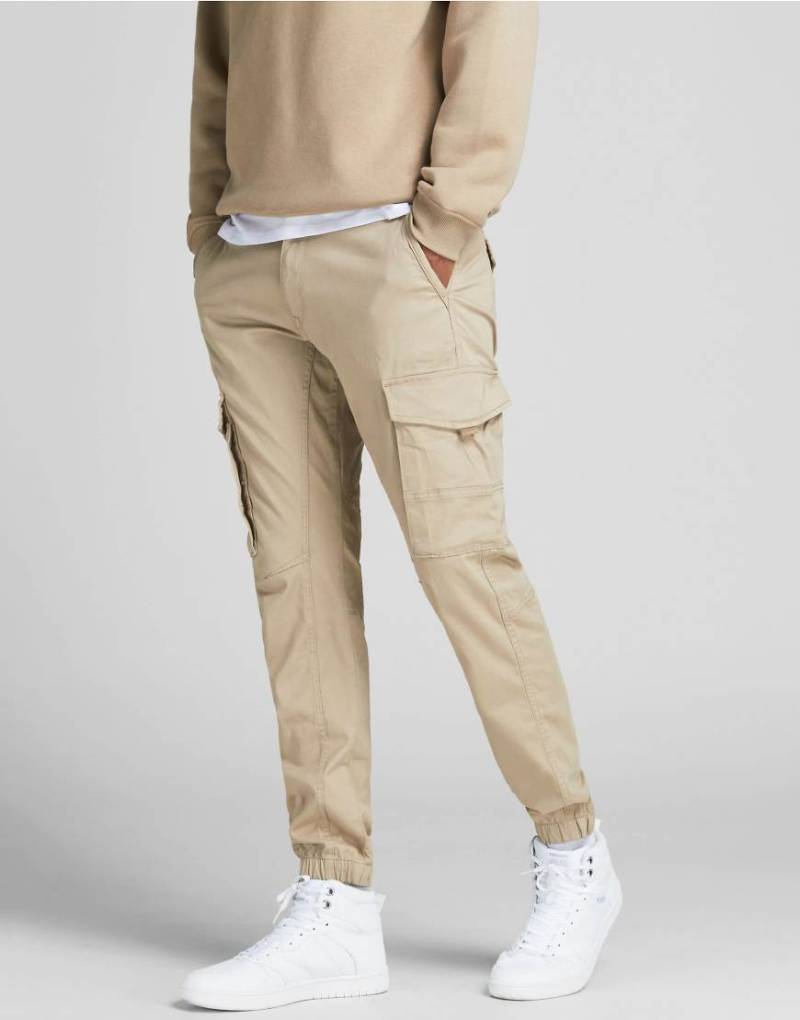 Jack & Jones - Paul - Schmal zulaufende Cargohose aus Jersey in Creme-Weiß von Jack & Jones