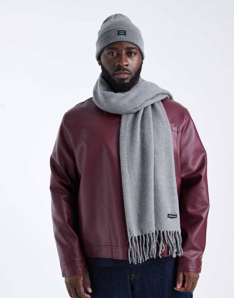 Jack & Jones - Schal in Grau mit Fransen von Jack & Jones