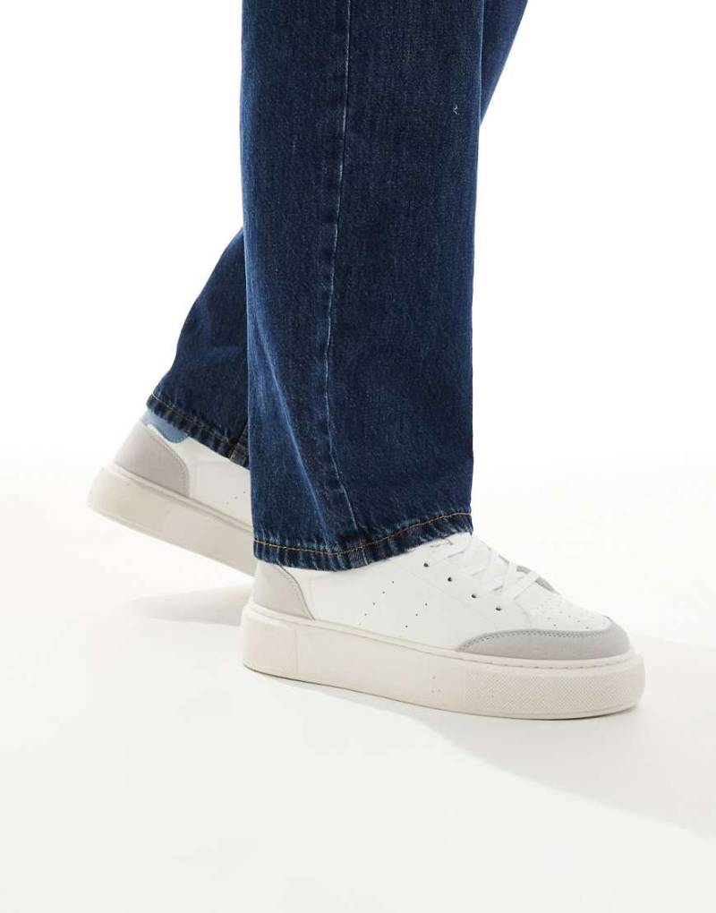 Jack & Jones - Sneaker aus Wildledermix in Weiß mit Blau von Jack & Jones