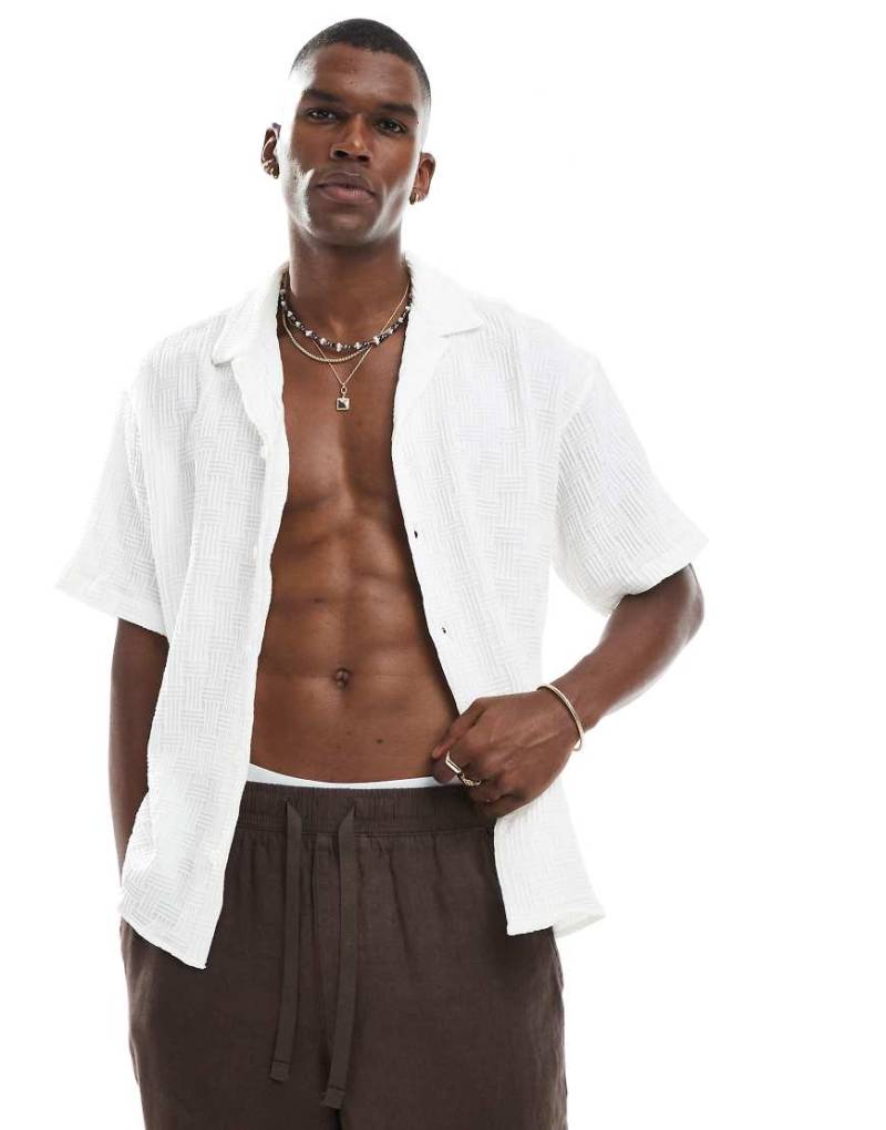 Jack & Jones - Strukturiertes kurzärmliges Hemd in Weiß mit Reverskragen von Jack & Jones