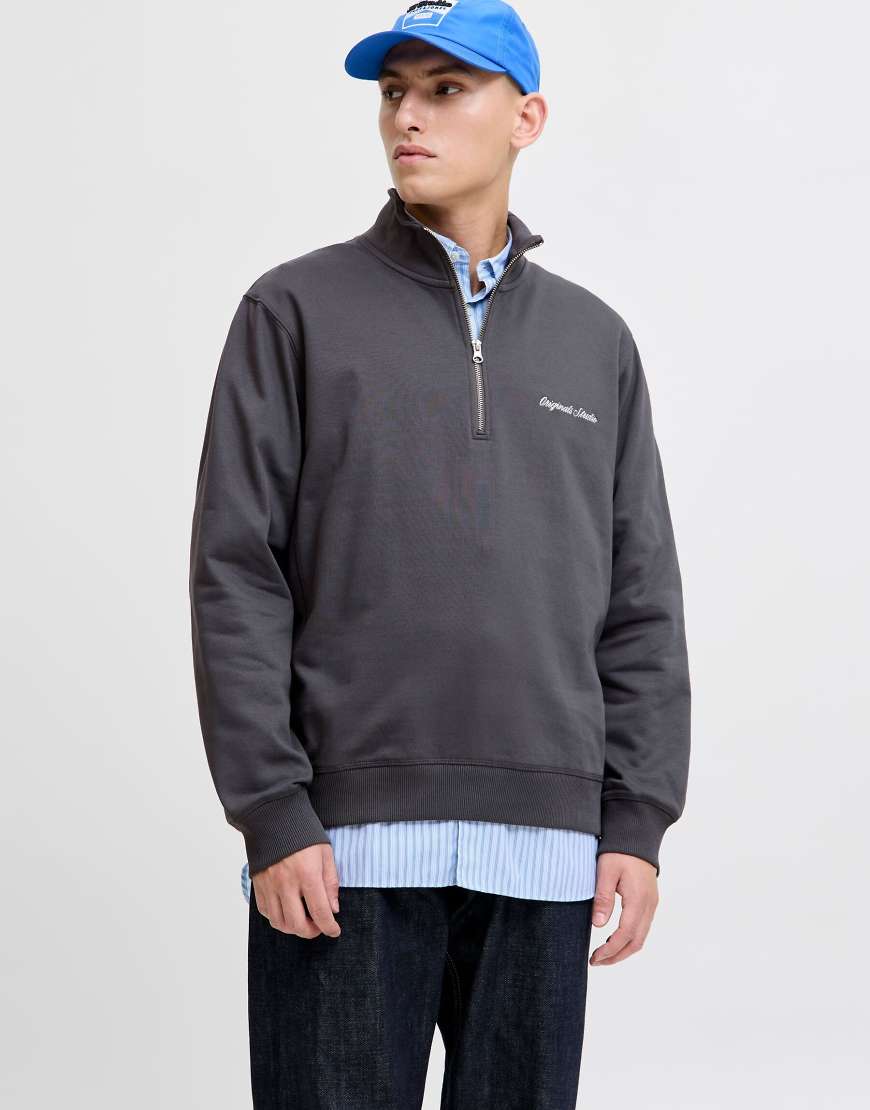Jack & Jones - Sweatshirt in Asphaltgrau mit kurzem Reißverschluss von Jack & Jones