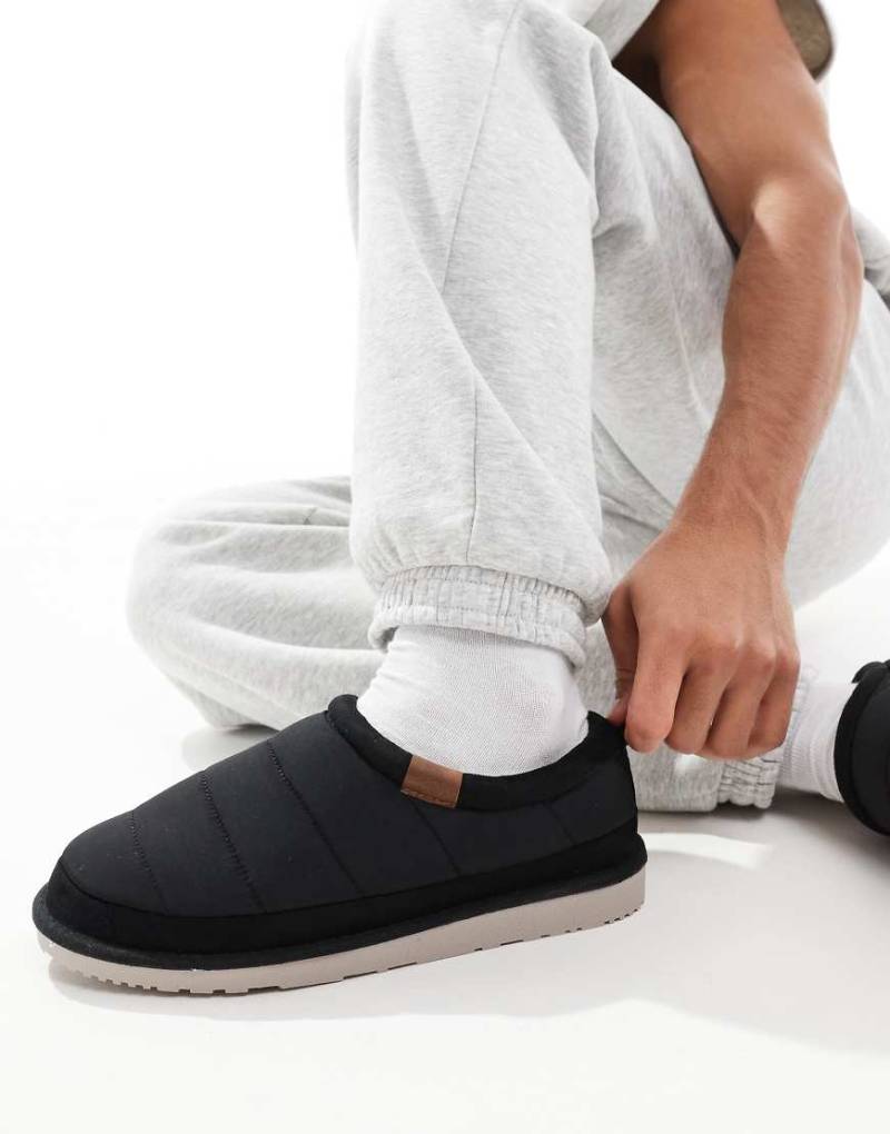 Jack & Jones - Wattierte Nylon-Hausschuhe in Schwarz von Jack & Jones