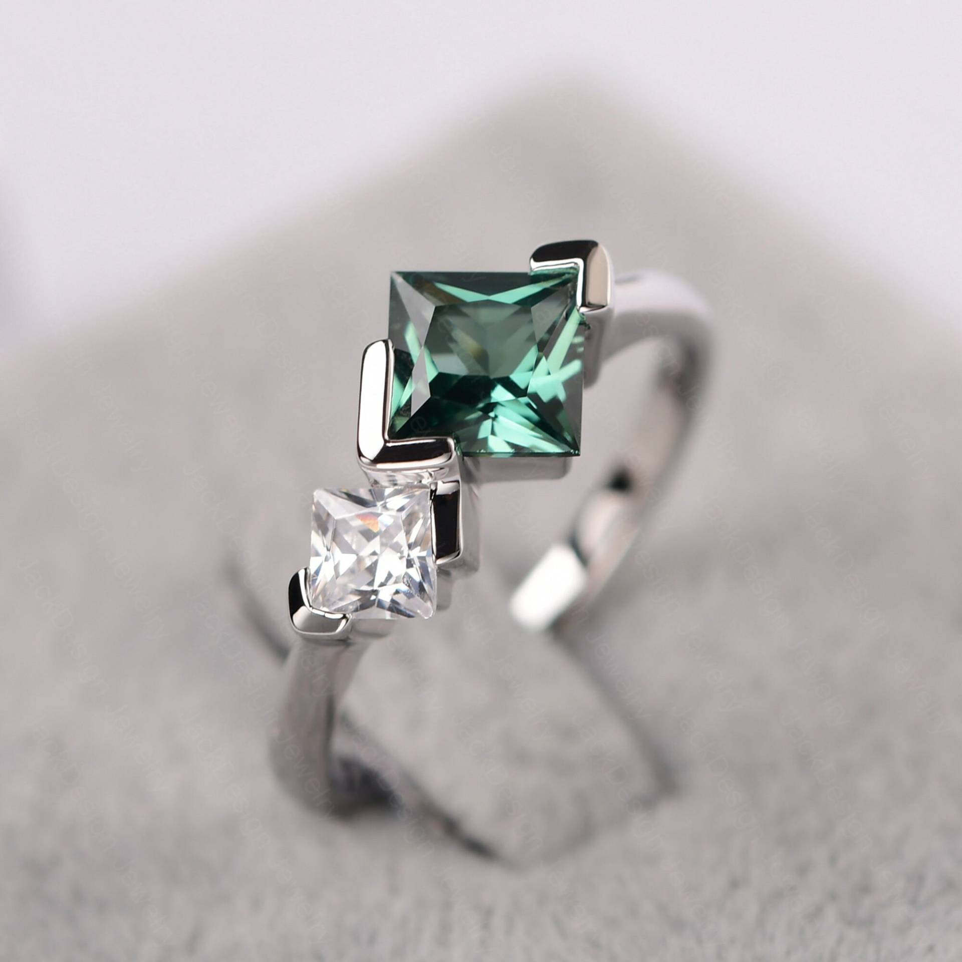 2 Stein Zarte Grün Saphir Statement Ring 14K Weißgold Prinzessin Cut Mutterring 2 Stein Zarte Grün Saphir Statement Ring 14K Weißgold Prinzessin Cut Mutterring von JackDesignJewelry