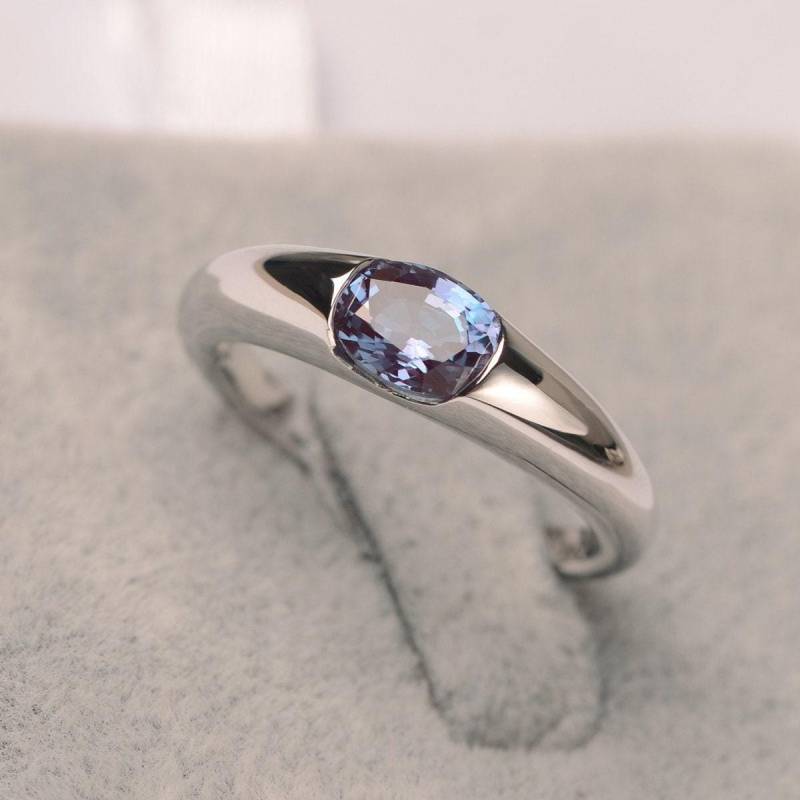 Alexandrit Ring Ovalschliff Juni Geburtsstein Solitär Ehering Für Frauen von JackDesignJewelry