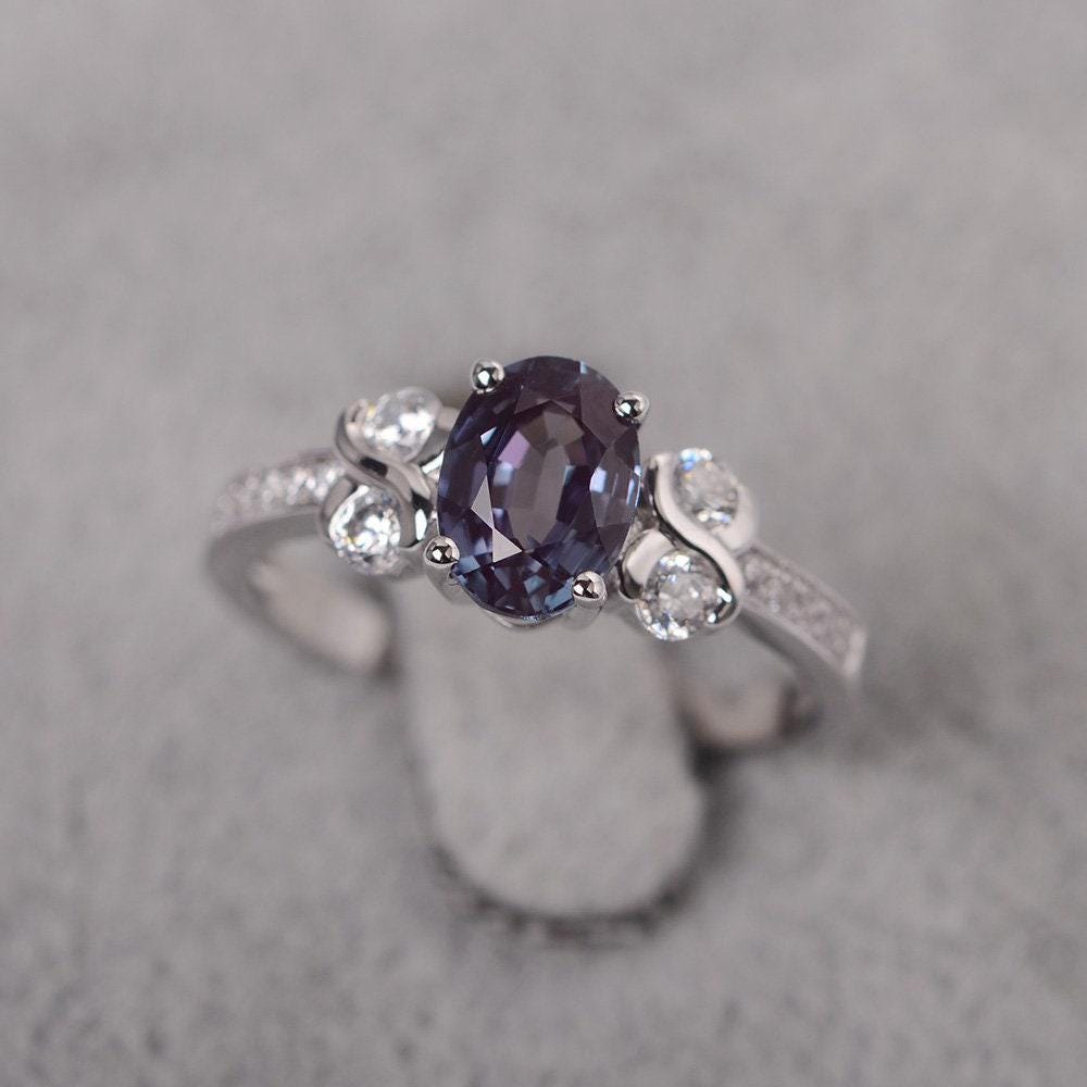 Alexandrit Ring Ovalschliff Sterling Silber Verlobungsring Juni Geburtsstein Für Frauen von JackDesignJewelry