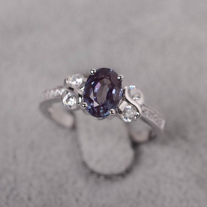 Alexandrit Ring Ovalschliff Sterling Silber Verlobungsring Juni Geburtsstein Für Frauen von JackDesignJewelry