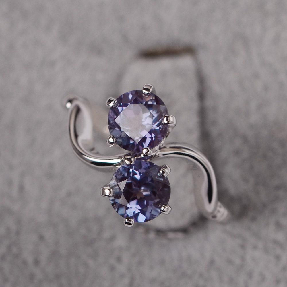 Alexandrit Ring Rundschliff Edelstein Juni Geburtsstein Silber Twisted Verlobung Zwei-stein-Ring Für Frauen von JackDesignJewelry