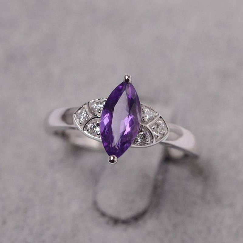 Amethyst Ring Aus Sterlingsilber Marquiseschliff Angepasst Lila Edelstein Versprochen Für Sie von JackDesignJewelry