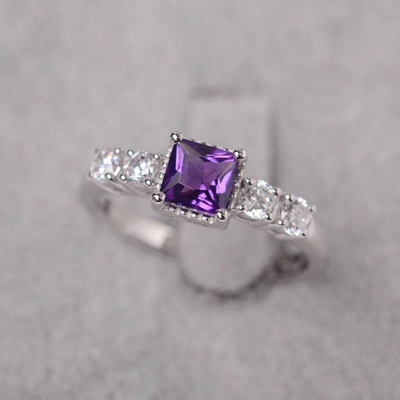 Amethyst Ring Prinzessin Schliff Februar Geburtsstein Sterling Silber Verlobungsring Für Frauen von JackDesignJewelry