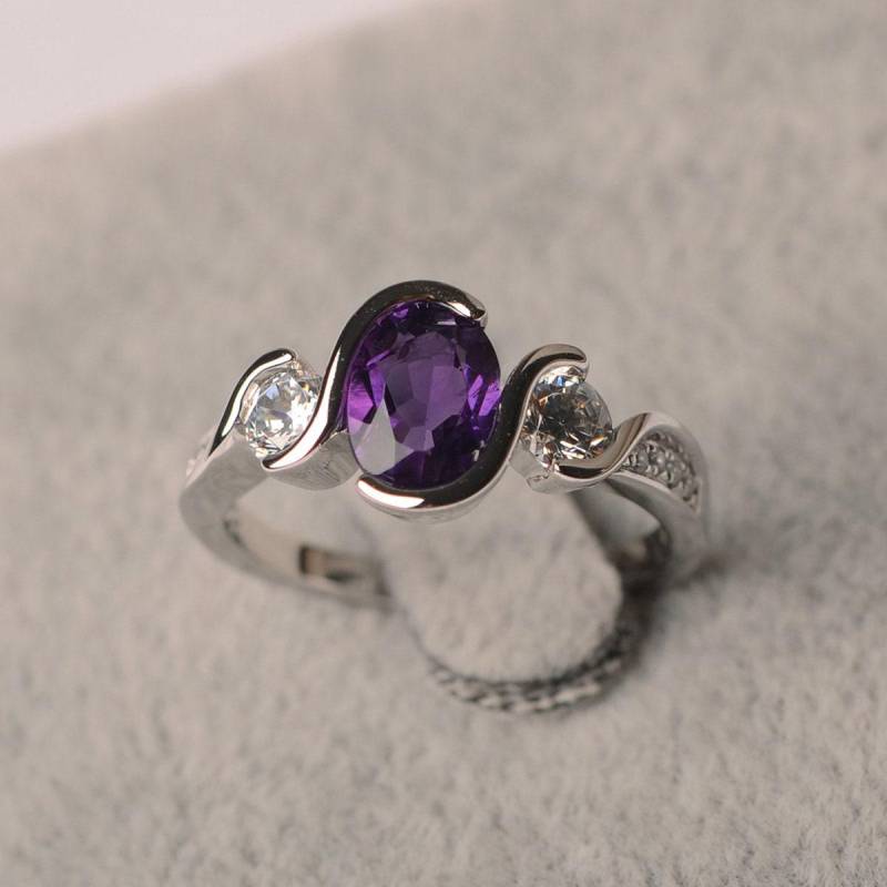 Amethyst Ring Verlobungsring Für Frauen Ovale Form Weißgoldring von JackDesignJewelry