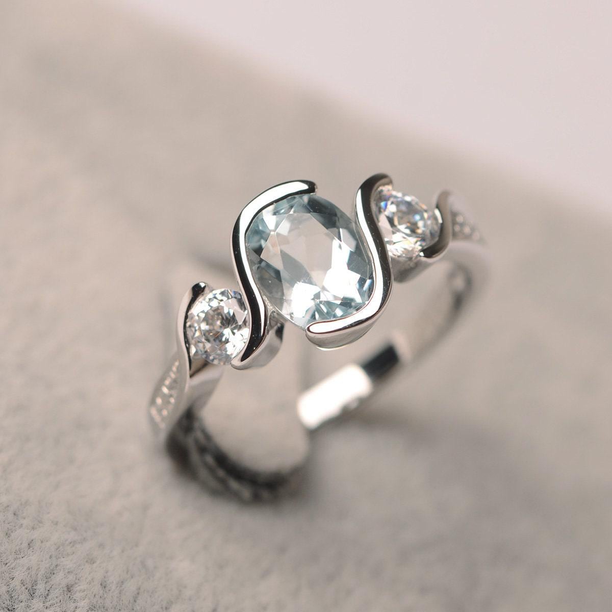 Aquamarin-Verlobungsring Ring Für Ihren Silbernen Ovalen Edelsteinring von JackDesignJewelry
