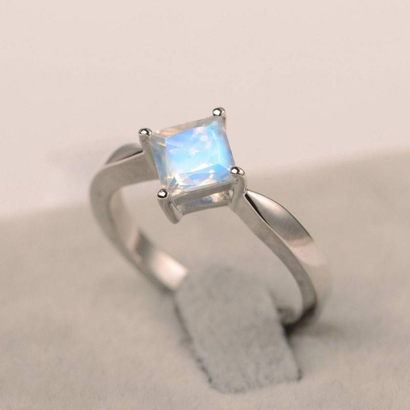 Blau Mondstein Ring Princess Cut Edelstein Sterling Silber Verlobungsring Für Frauen von JackDesignJewelry