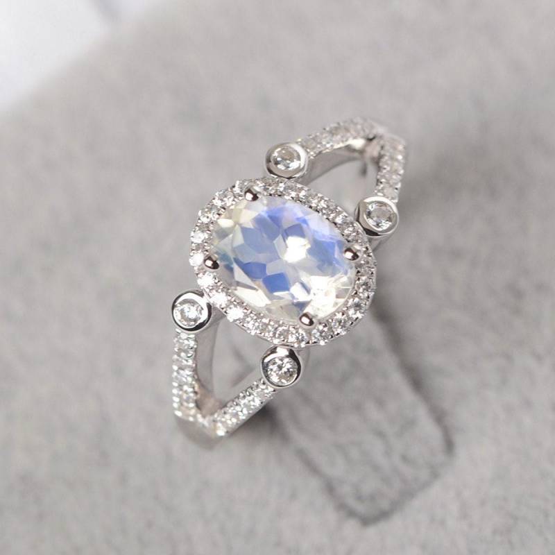 Blauen Mondstein Ring Oval Form Halo Silber Verlobungsring Ehering Für Frauen von JackDesignJewelry