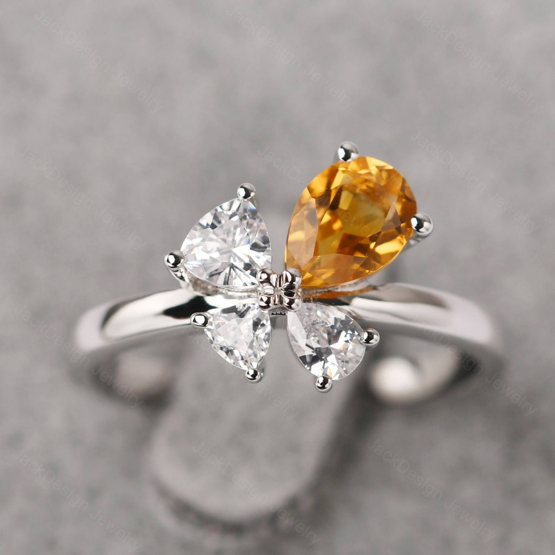Citrin 4 Steine Mütter Ring 14K Gold Schmetterling Birne Form November Birthstone Citrin 4 Steine Mütter Ring 14K Gold Schmetterling Birne Form November Birthstone von JackDesignJewelry