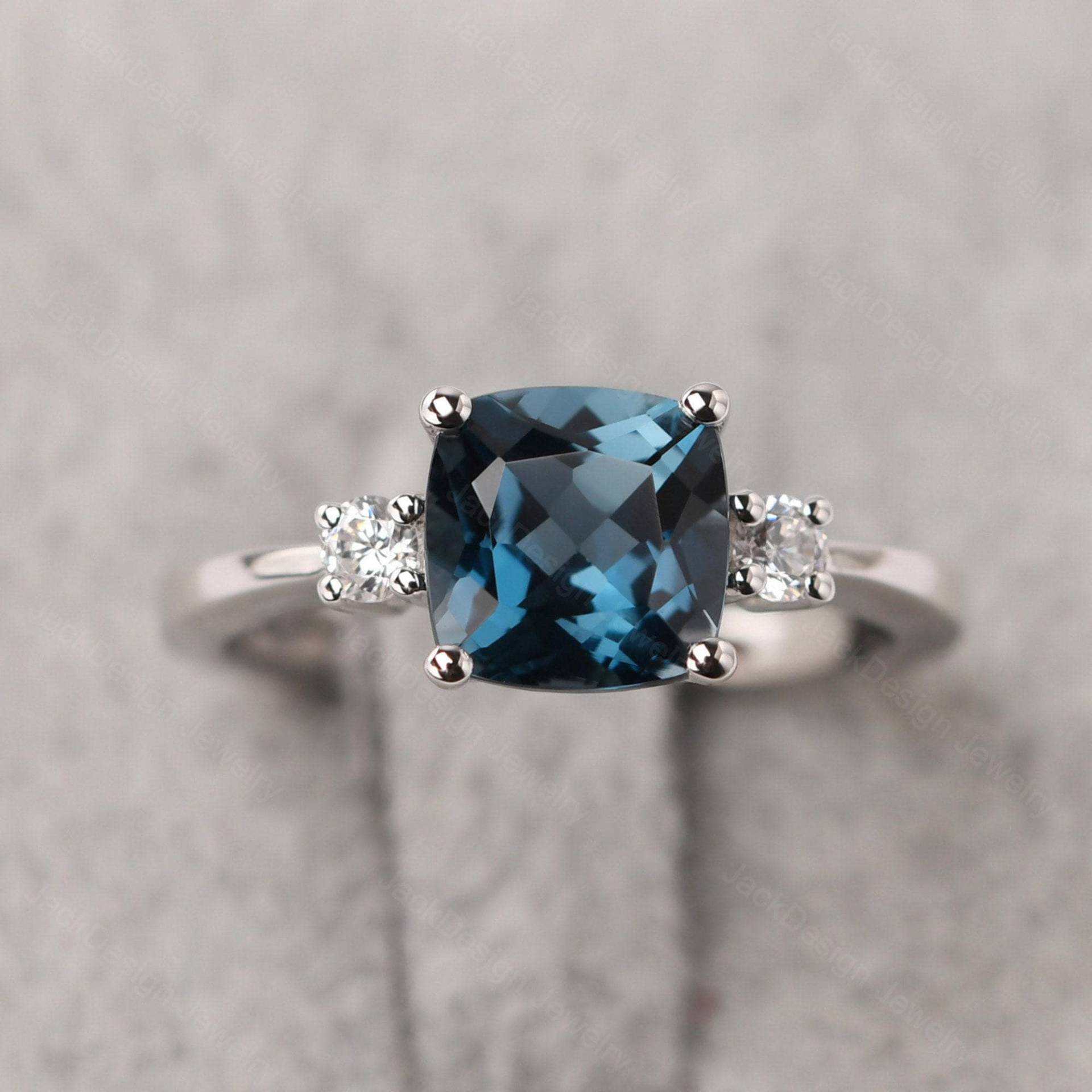 Echtes London Blue Topaz Ehering Kissen Silber Schlichter Versprechen Ring November Geburtsstein von JackDesignJewelry