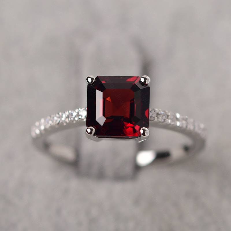 Einzigartige Granat Hochzeit Ring Sterling Silber Asscher Cut 2.50 Karat Januar Birthstone von JackDesignJewelry