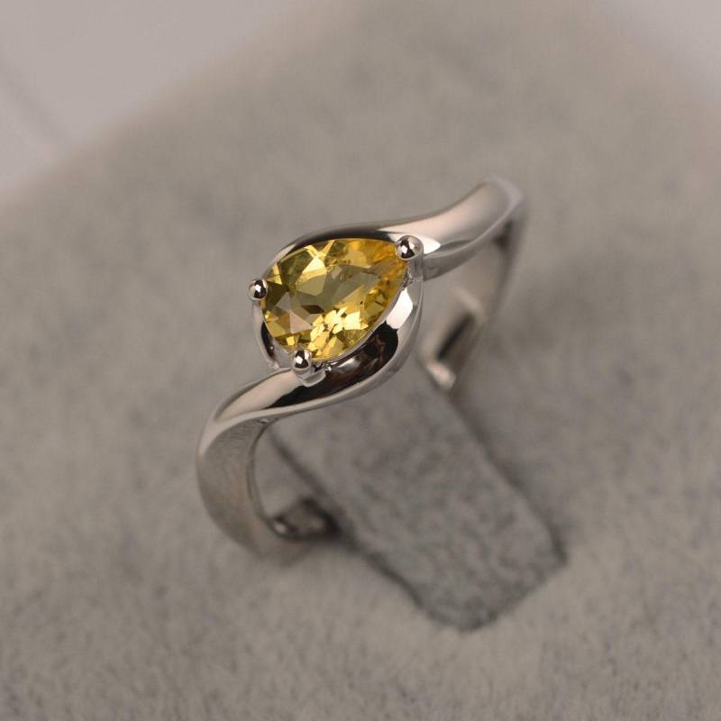 Gelber Aquamarin-Ring März Geburtsstein Ring Birnenschliff Sterling Silber Solitär Für Frauen von JackDesignJewelry