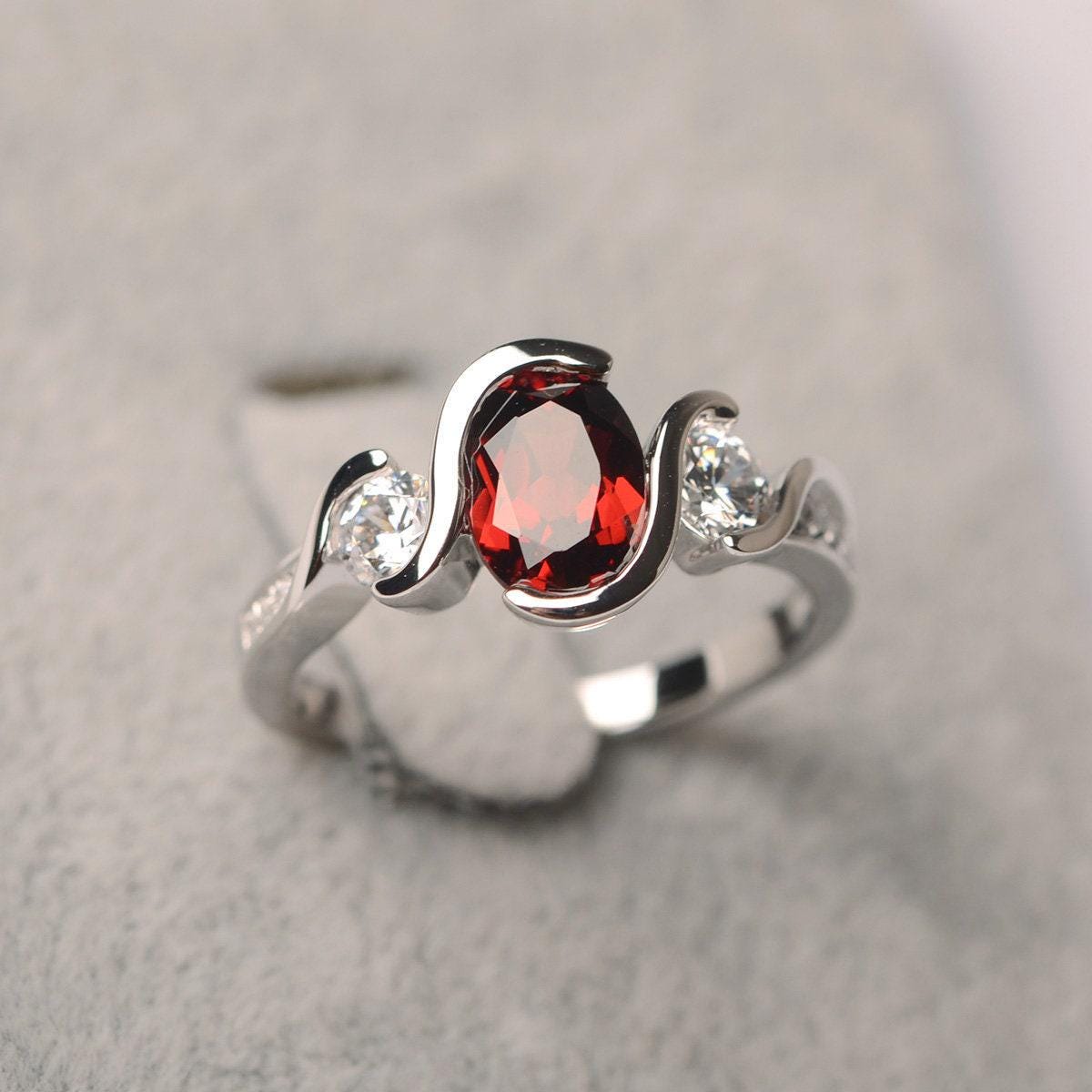 Granat Ring Oval Weißgold Januar Geburtsstein Für Frauen von JackDesignJewelry